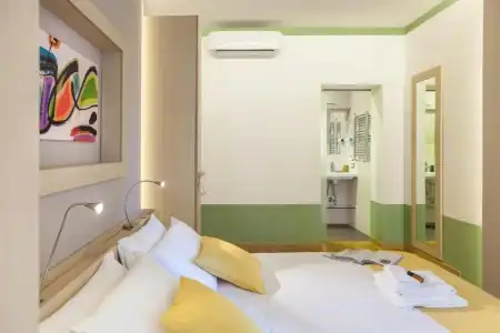 Grand Master Suites - 51