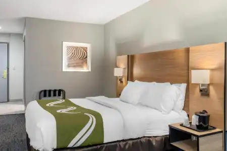 Days Inn by Wyndham San Antonio Downtown - 14