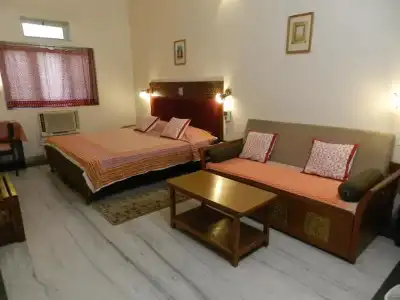 Tara Niwas - 45