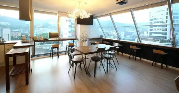 First Guest House - Hostel - 13
