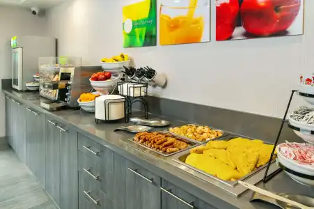 Comfort Inn Leamington - 11