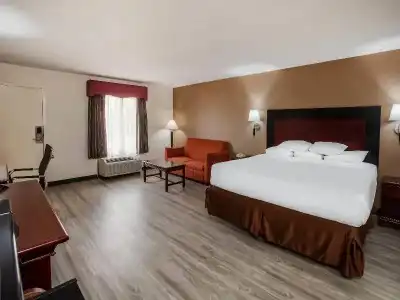 Days Inn & Suites by Wyndham Tyler - 42