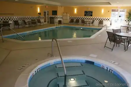 Hampton Inn & Suites Florence-North-I-95 - 12