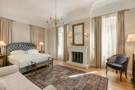 Noble Suites - 168