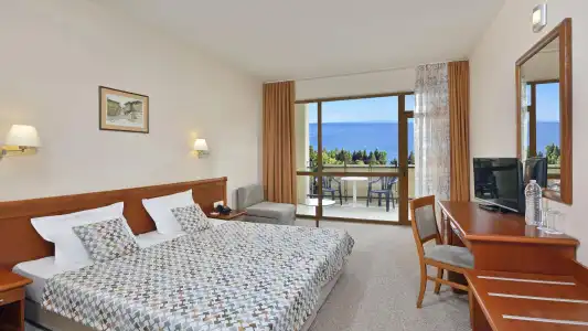 Sol Nessebar Bay Resort - 3