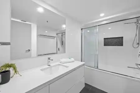 Gemini Court Holiday Apartments - 521