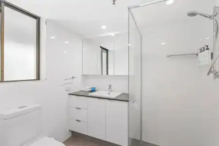 Gemini Court Holiday Apartments - 604