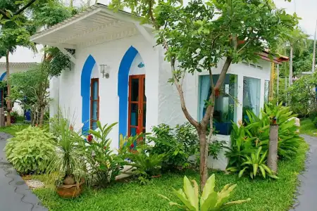 Baan Montra Beach Resort - 38