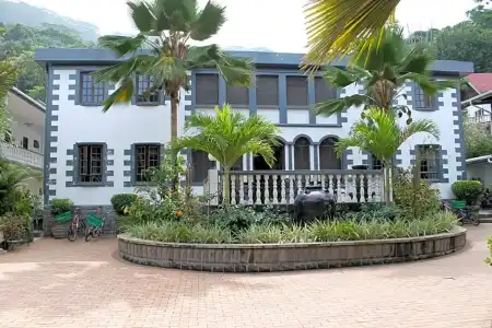 Chateau St Cloud - 53