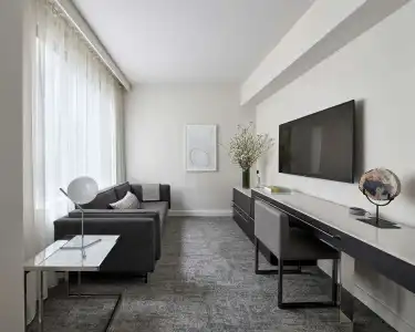 Smyth Tribeca - 125