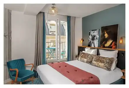 Lyric Paris - 84