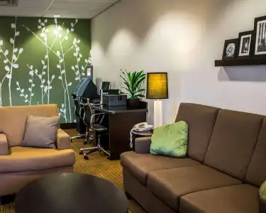 Express Inn & Suites - 9
