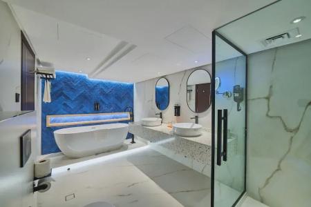Ramada & Suites by Wyndham Dubai JBR - 60
