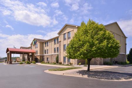 Holiday Inn Express & Suites Topeka West I-70 Wanamaker by IHG - 16