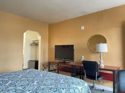 Hollywood La Brea Inn - 20