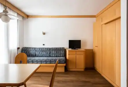 Residence Contrin - 87