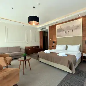 Lazaro - 27