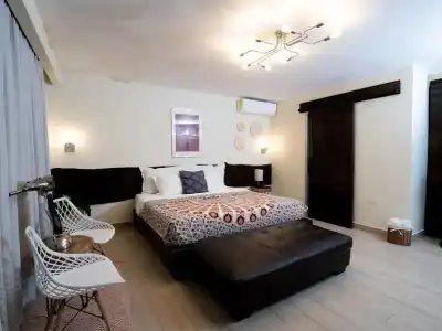 Studio 27 Backpackers - 99
