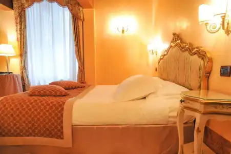 Palazzo Lion Morosini - Check in Presso Locanda Ai Santi Apostoli - 49