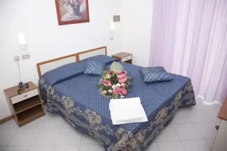 Saint Raphael - 4