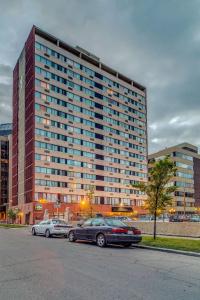 Best Western Plus Suites Downtown - 66