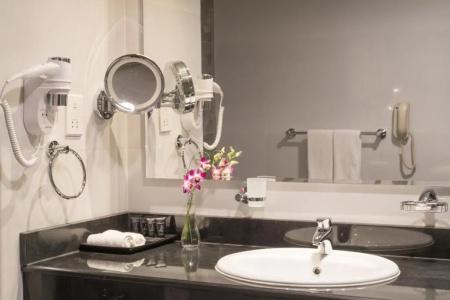Hawthorn Suites by Wyndham Center - 53