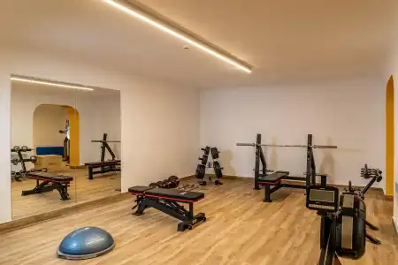 Cresanto Luxury Suites - 23