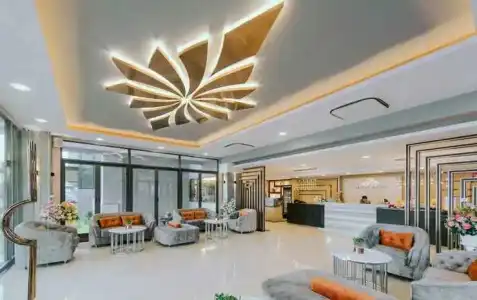 Arista Ubon - 0