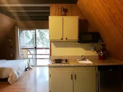 Calm Waters Cabin Resort - 21