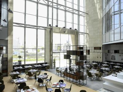 Ibis Styles Dubai Jumeira - 13