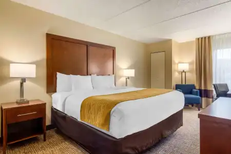 Spark by Hilton Atlanta Airport South College Park - 61