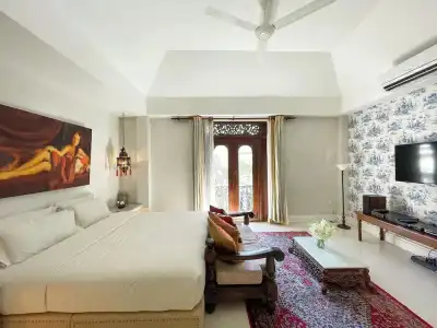 At Niman Conceptual Home - 32
