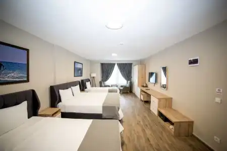 Elia İmroz - 30