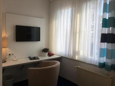 & Restaurant Park Cafe ISA - 32