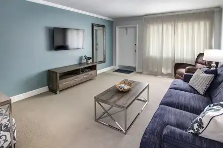 May-Dee Suites - 49
