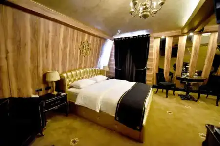 Hymetis Palace - 4