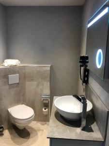 Hotel-Restaurant Barbarossahof - 87