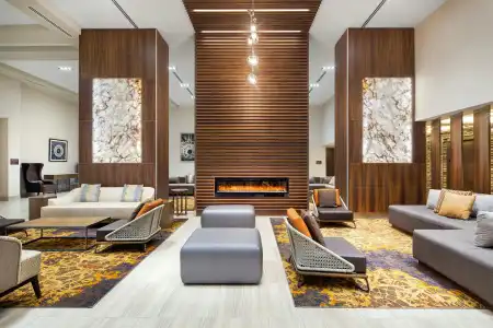 DoubleTree by Hilton Toronto Airport - 22