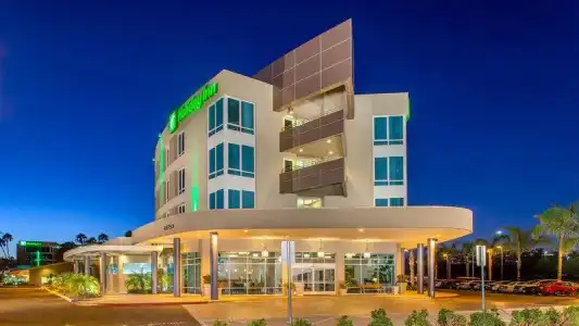 DoubleTree by Hilton San Diego Bayside - 32