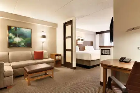 Comfort Suites Milwaukee West - 5