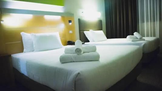 Puccini Milan, Tapestry Collection by Hilton - 31