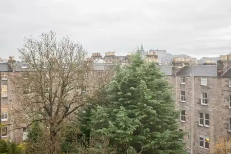 Revolver Edinburgh - 27