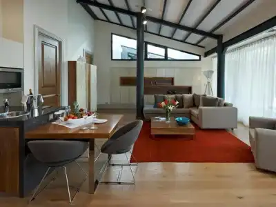 Tomtom Suites - 13
