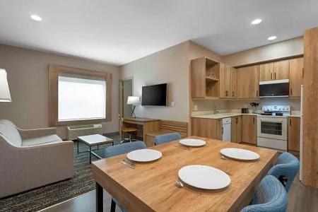 The Glam Boutique & Apt - 107