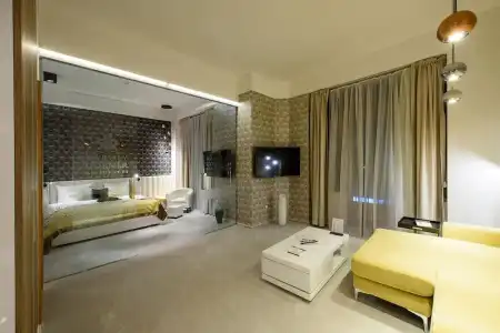Karoly Corner Residences - 142