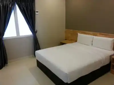 Suria 18 - 30