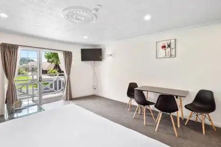 Ashleigh Court Motel - 75