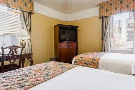 Funky Pool Side Cabana in Dtphx - 20