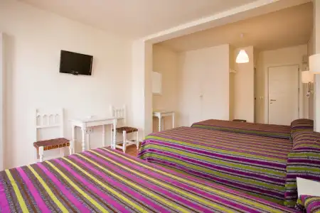 Sol y Miel Hostal - 76