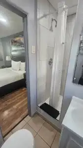 Travelers Inn - 24